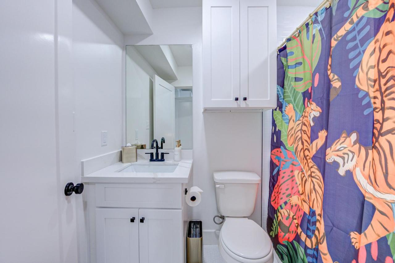 Roaring Tigers Studio Apartment Galveston Ngoại thất bức ảnh